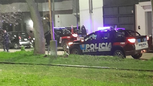 Persecución, vuelco, una camioneta atascada y un detenido