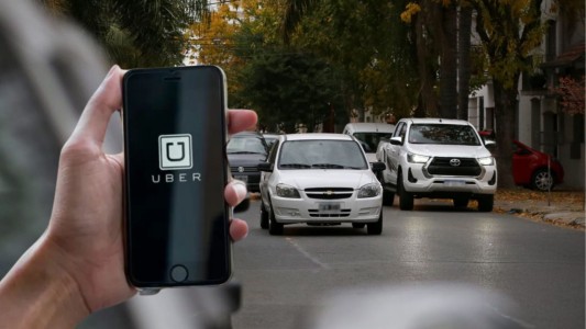 Conductores de apps: insisten con el carnet de conductor profesional