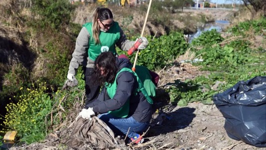 Recolectaron 53 toneladas de basura en 8 kilómetros de la Circunvalación Oeste