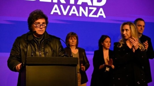 Tras la derrota electoral, el Gobierno conformará una mesa política nacional