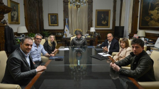 Mesa política día uno: el Gobierno busca un cambio de cara a octubre