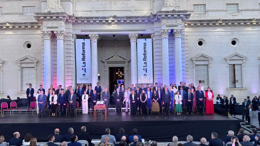 Juraron 63 de los 69 convencionales la reformada Constitución de la provincia de Santa Fe