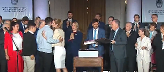 Jura de la Constitución: homenajearon a Alejandra "Locomotora" Oliveras