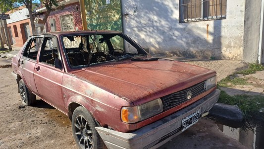 Tres vehículos fueron incendiados durante la madrugada