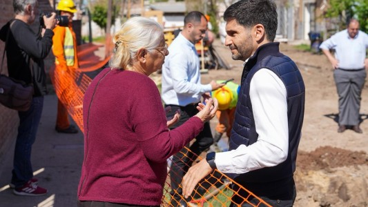 El gobernador recorrió las obras del Plan Abre en barrio San Lorenzo