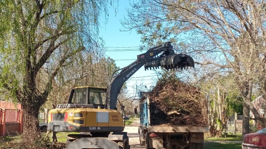 Colastiné Norte: continúan los trabajos de mantenimiento vial y de espacios verdes