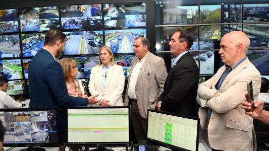 Scaglia y Poletti recorrieron el Centro de Monitoreo de la ciudad de Santa Fe