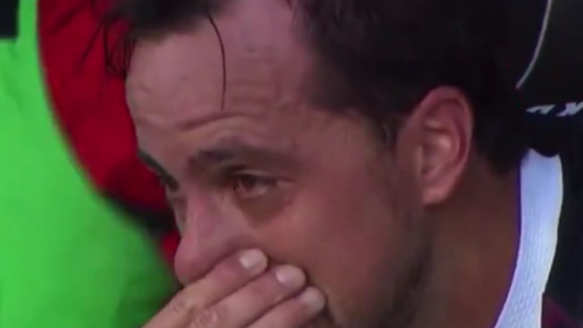 El llanto de Bernardi y su mensaje a los hinchas: “Este año se hizo duro, pedimos disculpas”