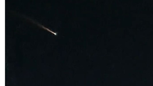 La masa de un bolido entró a la atmósfera terrestre y generó un destello de luz