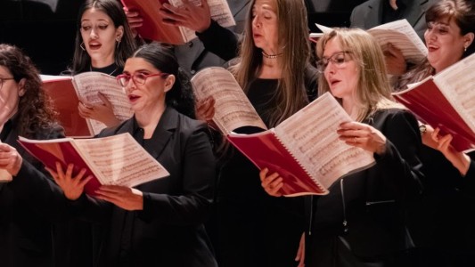 El Coro Polifónico Nacional presenta “Canciones, ópera de inspiración gitana” en el Teatro Municipal