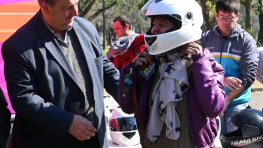 "Vale por un casco": la Municipalidad lanza un plan para reforzar la seguridad vial en motos