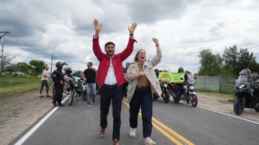 Pullaro y Scaglia inauguraron la pavimentación de la Ruta 3 con una travesía en moto