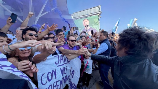 Milei pasó por Santa Fe en plena campaña política
