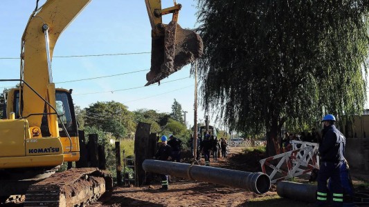 Aprueban un nuevo esquema de financiamiento para obras cloacales en los barrios de Santa Fe