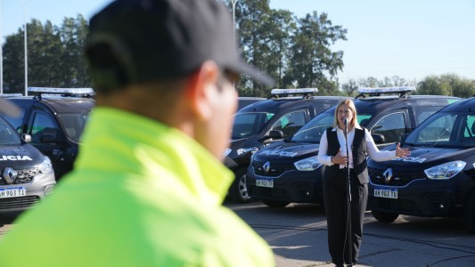 Esta mañana entregaron 30 camionetas adaptadas para patrullaje a la APSV y la Guardia Provincial
