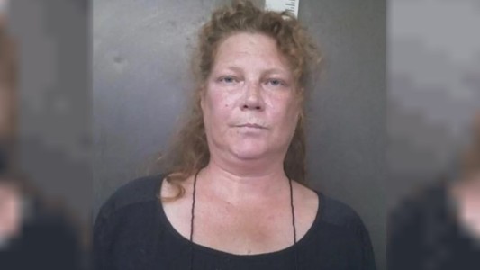 Ofrecen una recompensa de $10 millones para capturar a una mujer que mató a su yerno