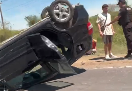 Vuelco en Circunvalación Oeste: dos personas heridas tras un accidente