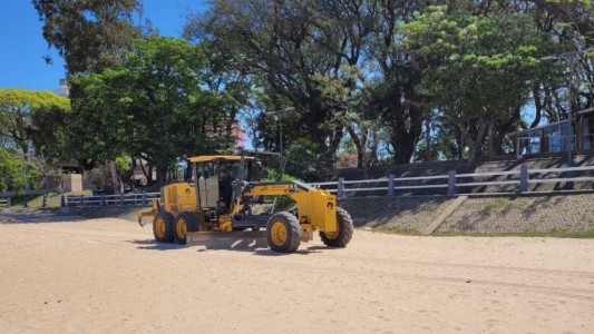 Se ponen a punto las playas  de la ciudad de cara al verano