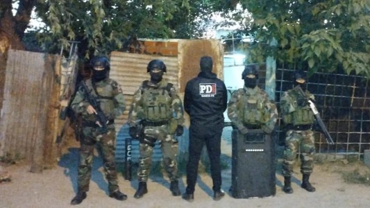 Detuvieron a un joven de 22 años por un crimen ocurrido en barrio Las Lomas