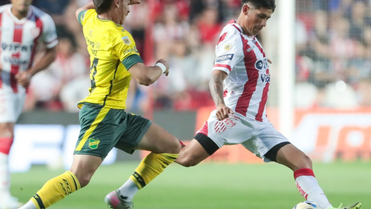 Unión goleó a Defensa y sigue firme en los puestos de arriba de la Zona A