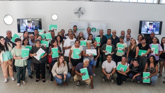 Entregaron escrituras en barrio Barranquitas: más de 6.600 familias ya cuentan con su registro dominial