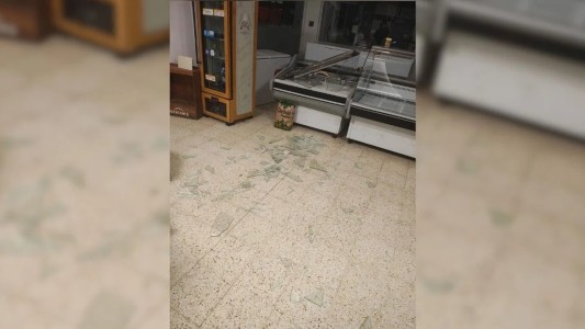 Otro comercio fue atacado en la ciudad: provocaron destrozos y se llevaron dinero