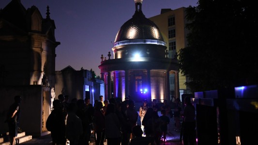 El Cementerio Municipal se abre de noche para vivir la cultura