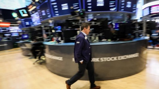 El riesgo país bajó a casi 600 puntos y llegó al nivel más bajo desde enero