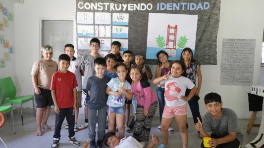 Impulsan la apropiación de la nueva bandera de la ciudad en las Estaciones Municipales