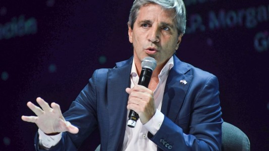 Caputo respaldó el sistema de bandas: "Andá a dormir tranquilo, con el dólar no va a pasar nada"