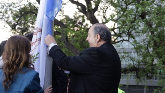 Santa Fe izó por primera vez su bandera en la celebración de sus 452 años