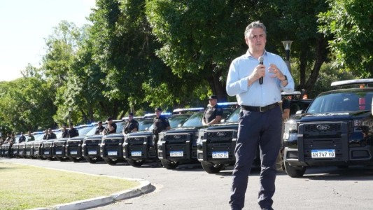 Santa Fe entregó 28 camionetas para patrullar en la ciudad