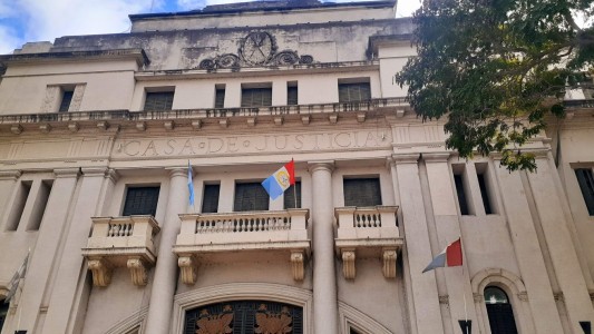 Prisión preventiva para un hombre por agredir a otro con un arma de fuego en la vía pública