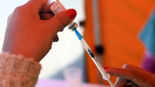 Vacunación para adultos mayores: cronograma y lugares de la última semana de febrero