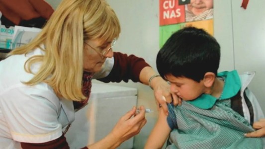 Caída histórica de la vacunación en Argentina: ninguna vacuna llegó al 95% de cobertura