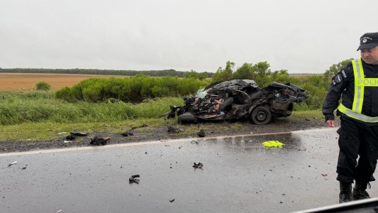 Impactante choque entre un camión y un auto en la Ruta Provincial 4