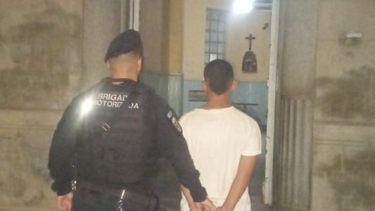 Detuvieron a un hombre por provocar destrozos en un comercio del centro santafesino