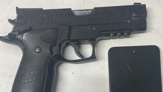 Se hacía pasar por policía y amenazaba a vecinos: quedó detenido en Sauce Viejo