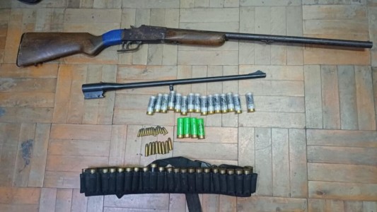 Amenazó a su hijo con matarlo y le secuestraron gran cantidad de armas: quedó detenido