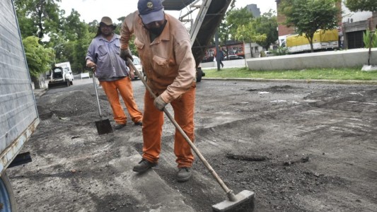 Siguen los trabajos de bacheo en el centro: Mirá los cortes y desvíos de colectivos