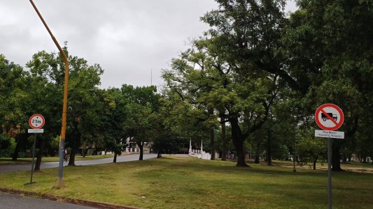 Poletti: "No es capricho y vamos a volver a poner la barrera y cuidar al Parque Garay"