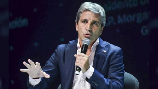 Argentina regresa al mercado de deuda con un bono a cuatro años, anunció Caputo