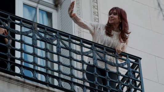 Cristina Kirchner fue trasladada a un sanatorio por una molestia abdominal