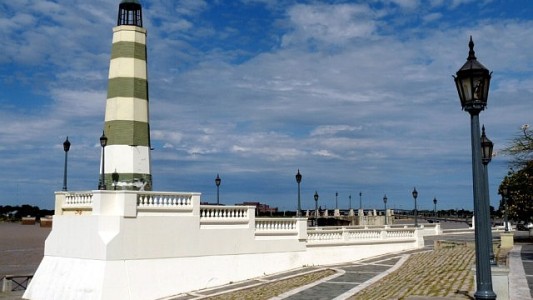 Dos jóvenes fueron baledos en la zona del faro de la costanera santafesina