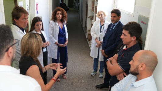 Pullaro destacó el trabajo de los equipos de alta complejidad del Hospital Cullen