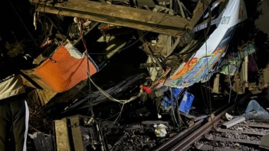 España: tras el accidente de Málaga, otros dos trenes descarrilaron en Barcelona y murió un maquinista