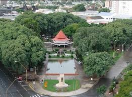 Mujer detenida tras abandonar a su hijo con Síndrome de Down en la plaza del Palomar