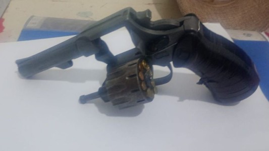 Detuvieron a un hombre armado tras una persecución policial en barrio Varadero Sarsotti