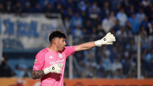 Unión busca en La Plata al dueño del arco