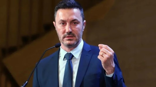 Con una carta dirigida a Milei, Petri presentó su renuncia como ministro de Defensa